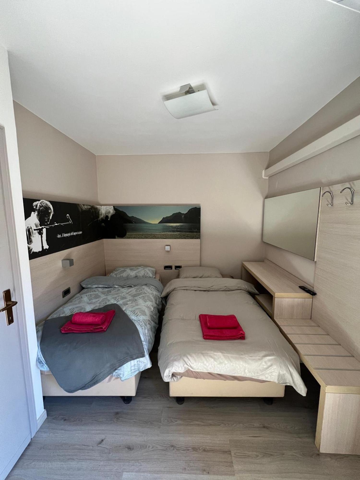 B&B Al Vittoriale Da Maja 가르도네리비에라 외부 사진