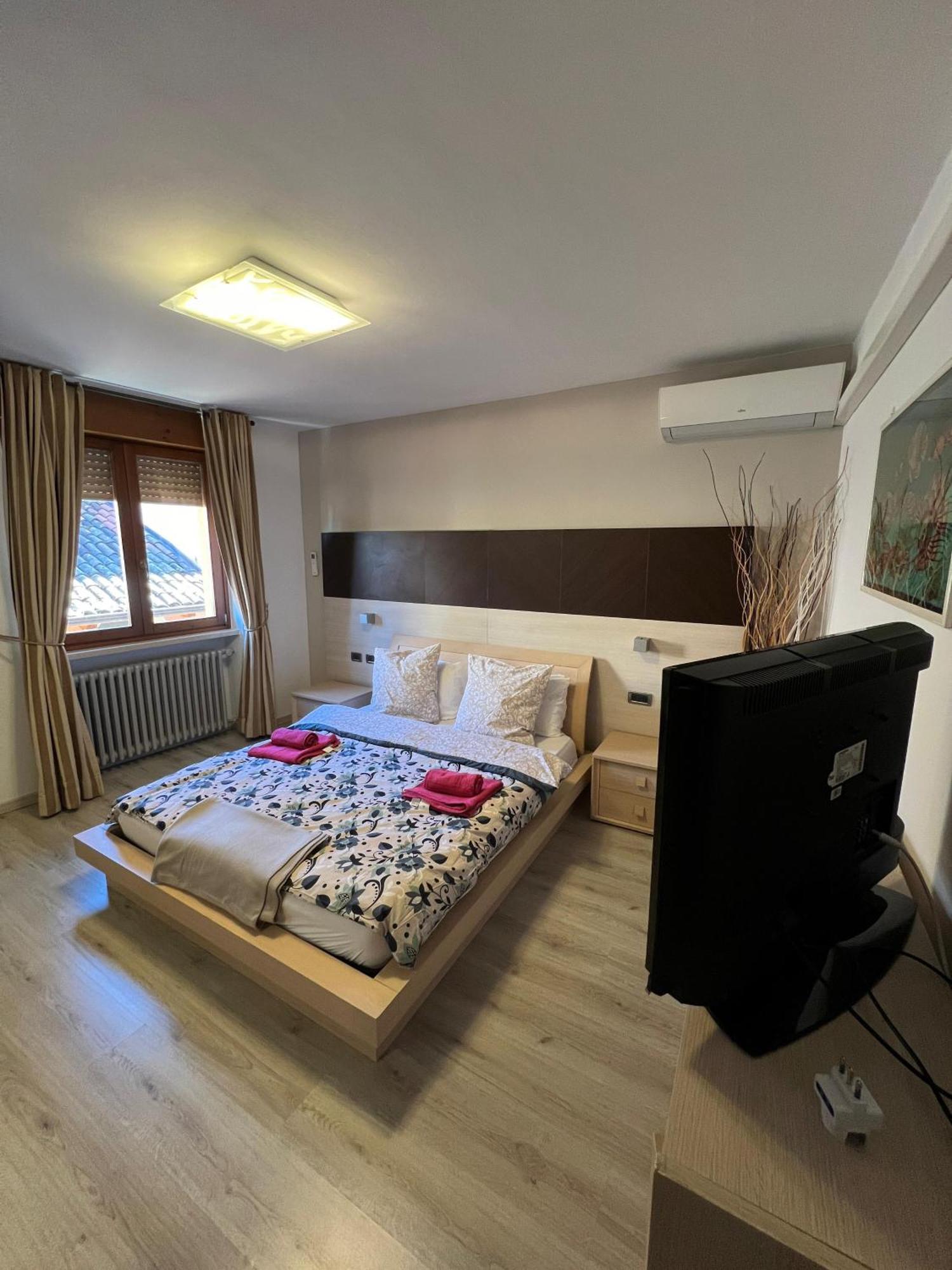 B&B Al Vittoriale Da Maja 가르도네리비에라 외부 사진