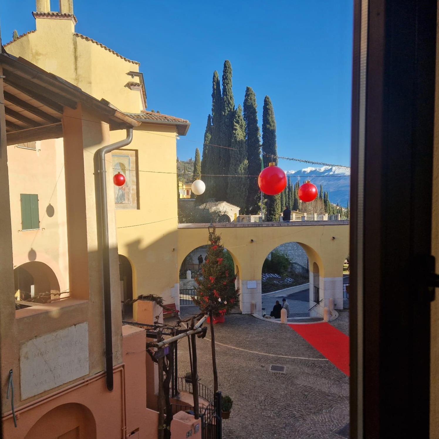 B&B Al Vittoriale Da Maja 가르도네리비에라 외부 사진