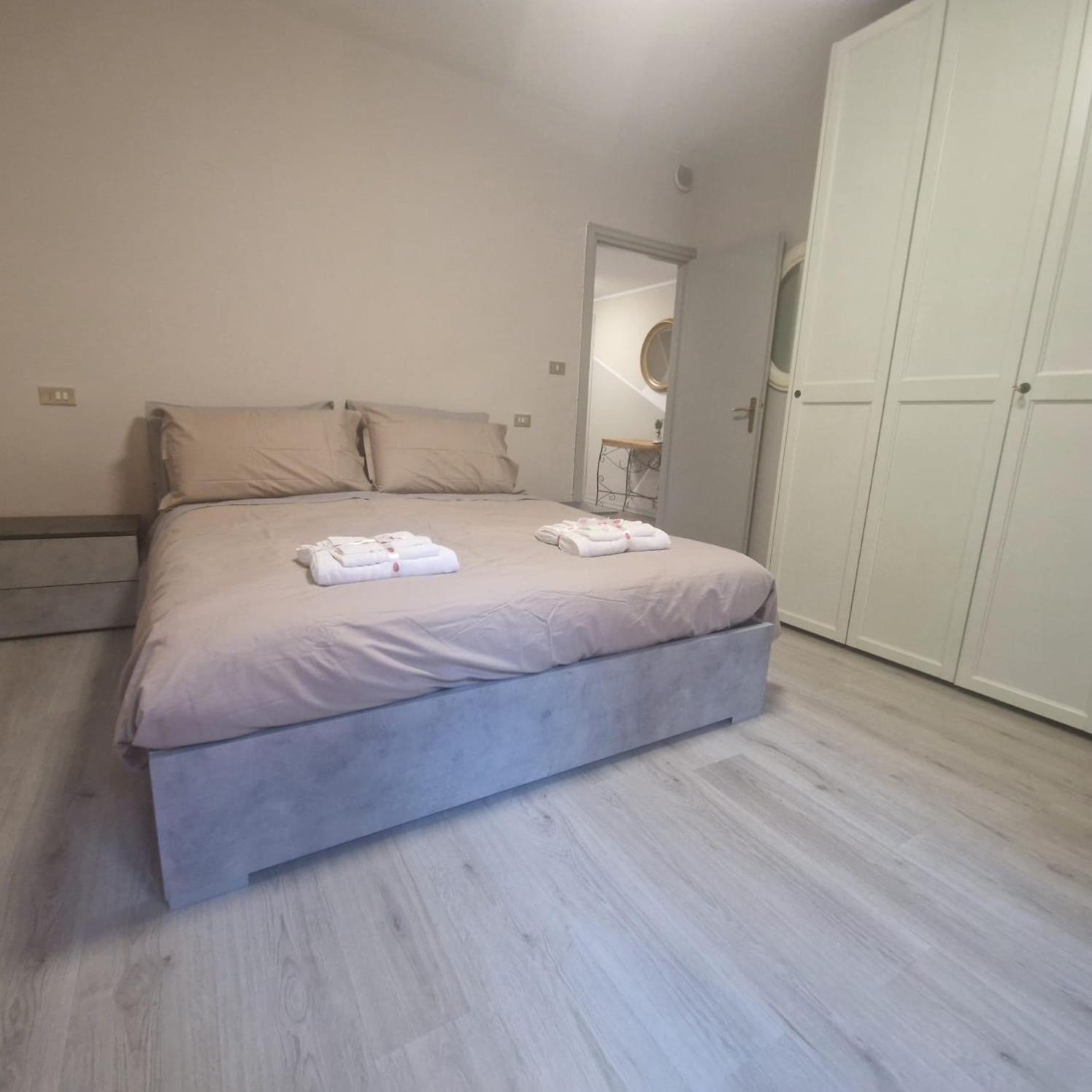 B&B Al Vittoriale Da Maja 가르도네리비에라 외부 사진