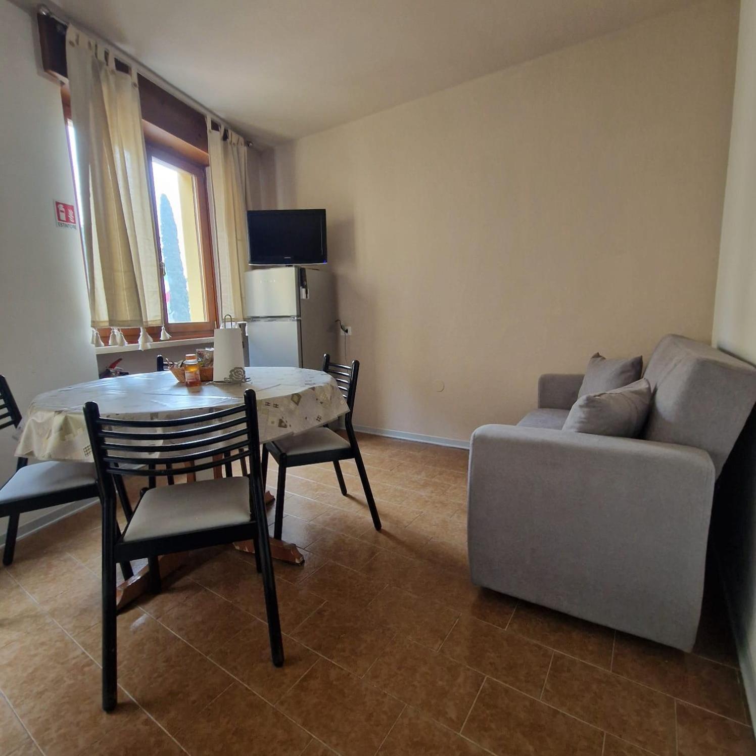 B&B Al Vittoriale Da Maja 가르도네리비에라 외부 사진